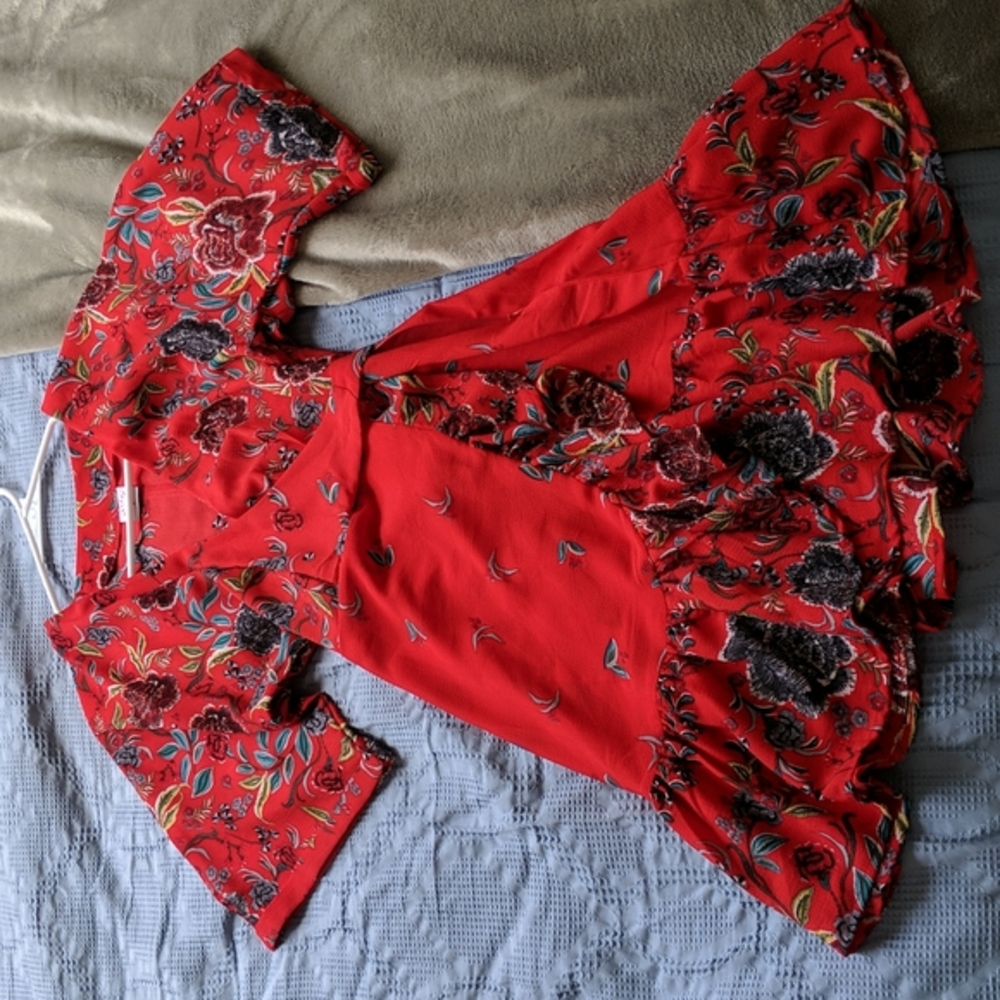 Selfie Leslie💃red wrap dress